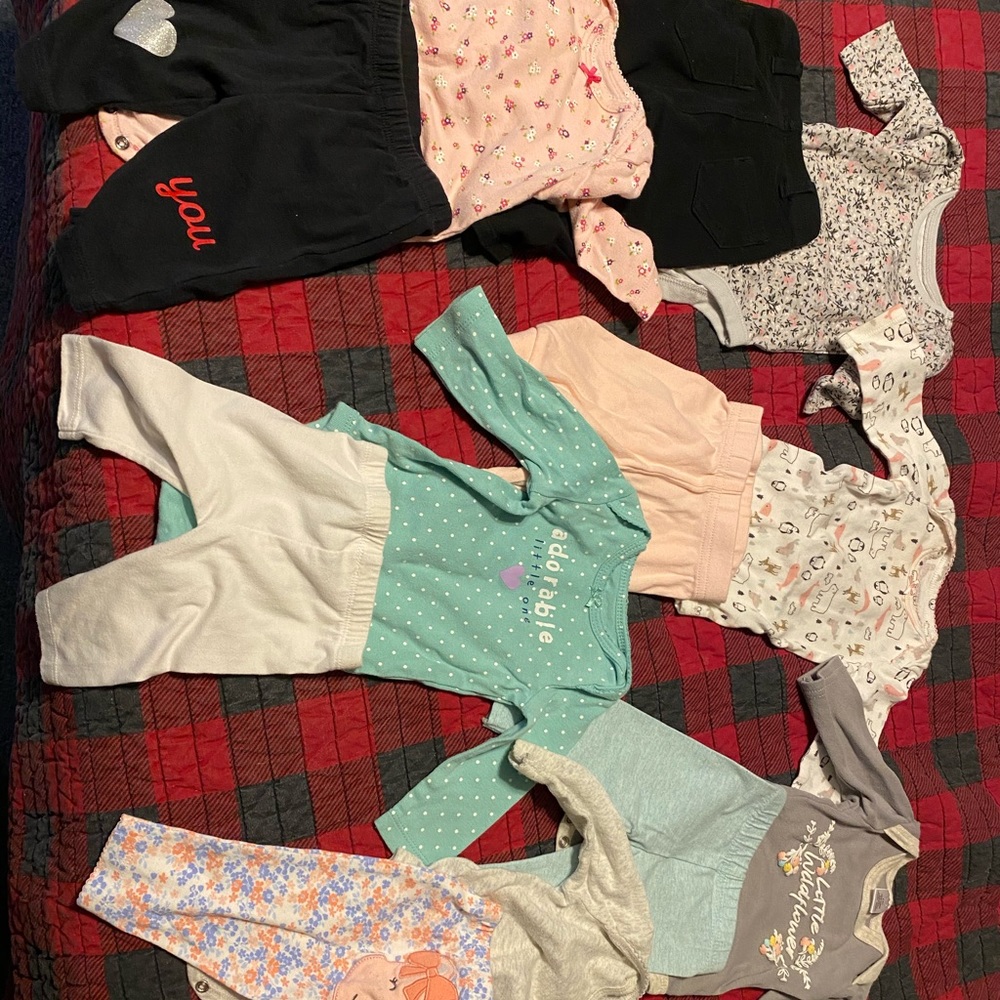 6 long sleeve outfits. 0-3 months